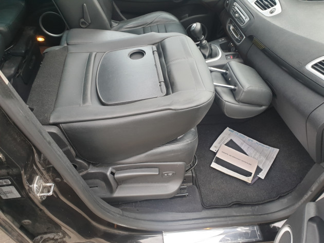 Renault Grand Scenic 2.0Dci118kW Exlysive02.10` - attēls 25