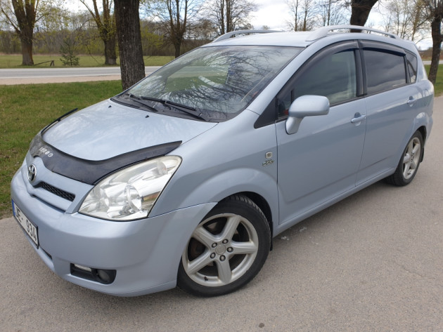 Toyota Corolla Verso 2.2 D 130kW 6ātr.03.07` - attēls 3