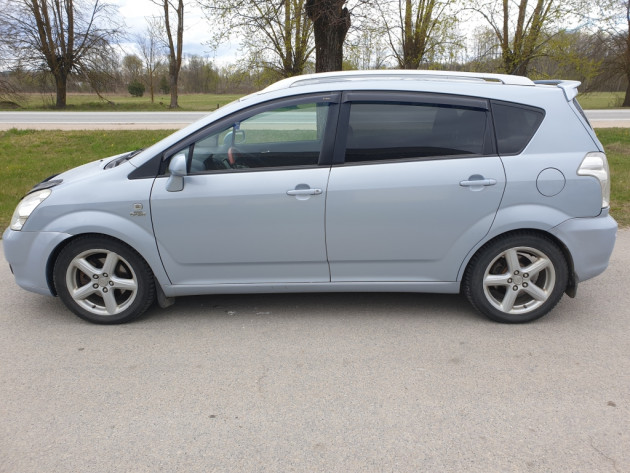 Toyota Corolla Verso 2.2 D 130kW 6ātr.03.07` - attēls 6