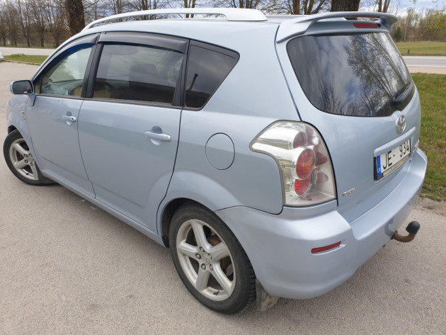 Toyota Corolla Verso 2.2 D 130kW 6ātr.03.07` - attēls 2