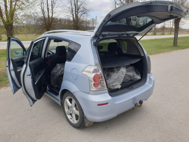 Toyota Corolla Verso 2.2 D 130kW 6ātr.03.07` - attēls 9
