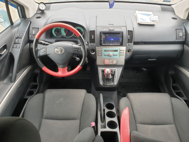 Toyota Corolla Verso 2.2 D 130kW 6ātr.03.07` - attēls 13