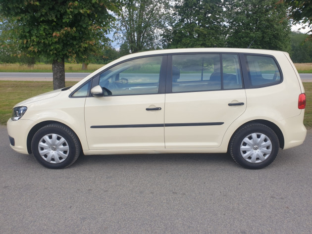 VW Touran 2.0TDi 7vietas Comfline 09.15` - attēls 8