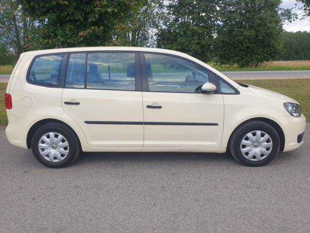 VW Touran 2.0TDi 7vietas Comfline 09.15` - attēls 6