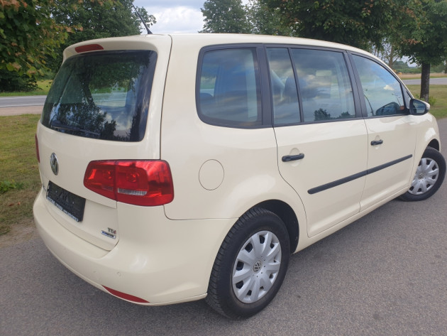 VW Touran 2.0TDi 7vietas Comfline 09.15` - attēls 4