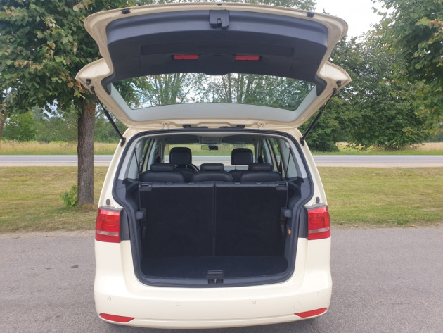 VW Touran 2.0TDi 7vietas Comfline 09.15` - attēls 26