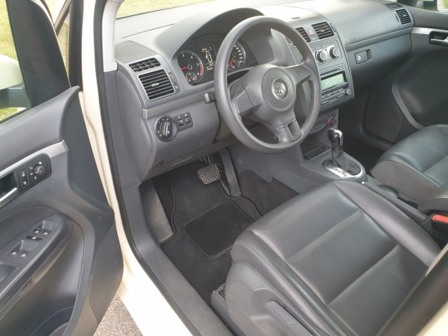 VW Touran 2.0TDi 7vietas Comfline 09.15` - attēls 10