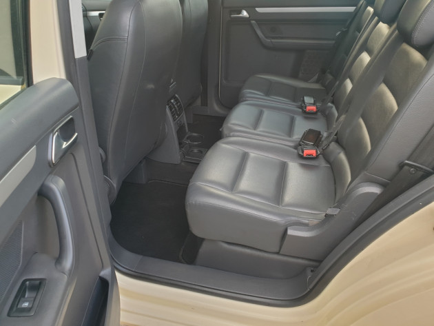 VW Touran 2.0TDi 7vietas Comfline 09.15` - attēls 19