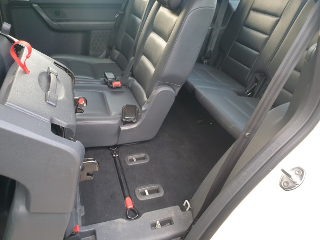 VW Touran 2.0TDi 7vietas Comfline 09.15` - attēls 23