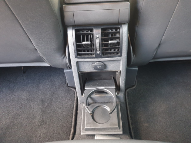VW Touran 2.0TDi 7vietas Comfline 09.15` - attēls 24