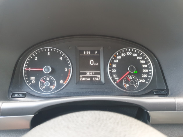 VW Touran 2.0TDi 7vietas Comfline 09.15` - attēls 30