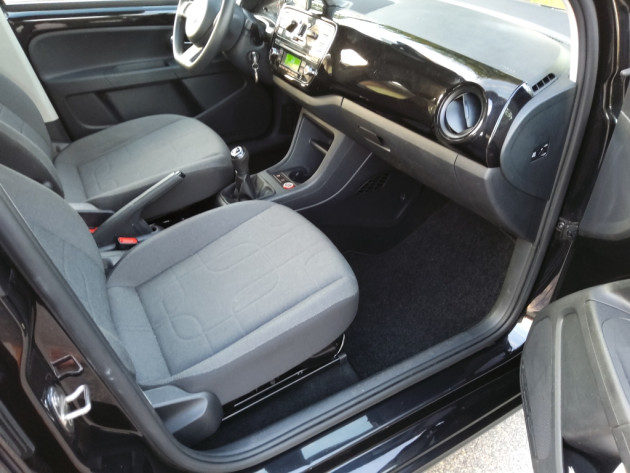 VW UP ! 1.0i 44kW Move up!  07`15g. - attēls 19