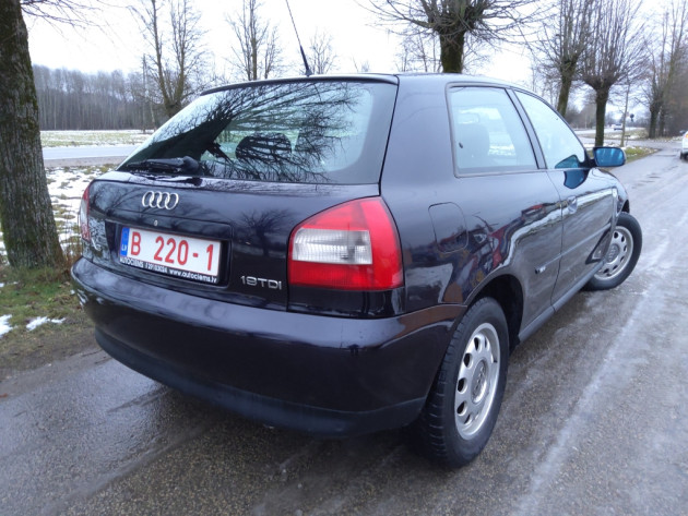 Audi A3 1.9TDi 66kW Ambition 12.00` - attēls 2