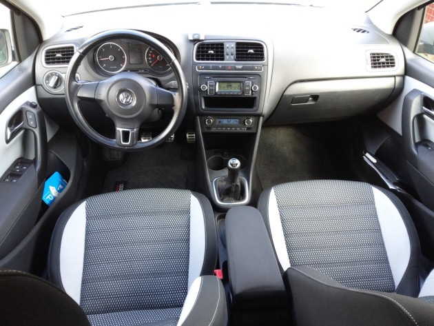 VW Cross Polo 1.6TDi 66kW 12.10` - attēls 15