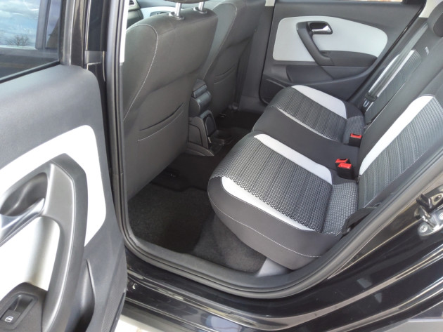 VW Cross Polo 1.6TDi 66kW 12.10` - attēls 21
