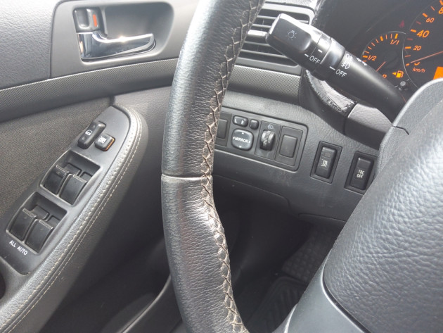 Toyota Avensis 2.0D-D4 85kW Exlysive Sol 05.06` - attēls 11