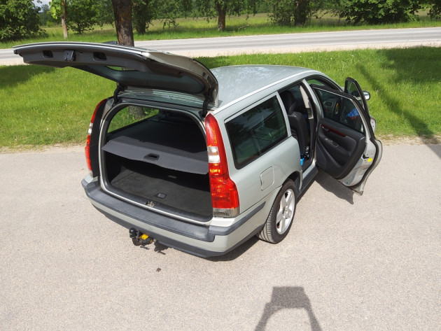 Volvo V70 2.4D 120kW Momentum 09.03` - attēls 9