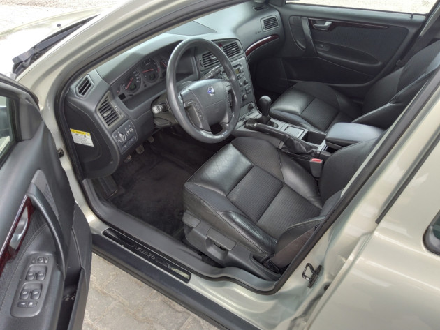 Volvo V70 2.4D 120kW Momentum 09.03` - attēls 10