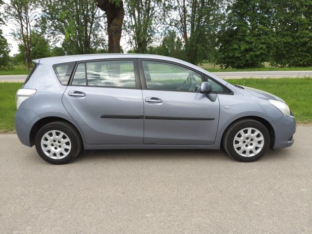 Toyota Verso 2.0 D4D 93kW 7vietas 12.10` - attēls 8