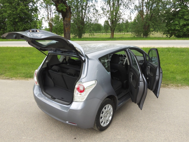 Toyota Verso 2.0 D4D 93kW 7vietas 12.10` - attēls 9