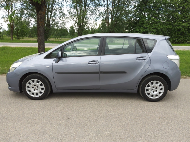 Toyota Verso 2.0 D4D 93kW 7vietas 12.10` - attēls 6
