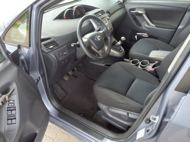 Toyota Verso 2.0 D4D 93kW 7vietas 12.10` - attēls 10