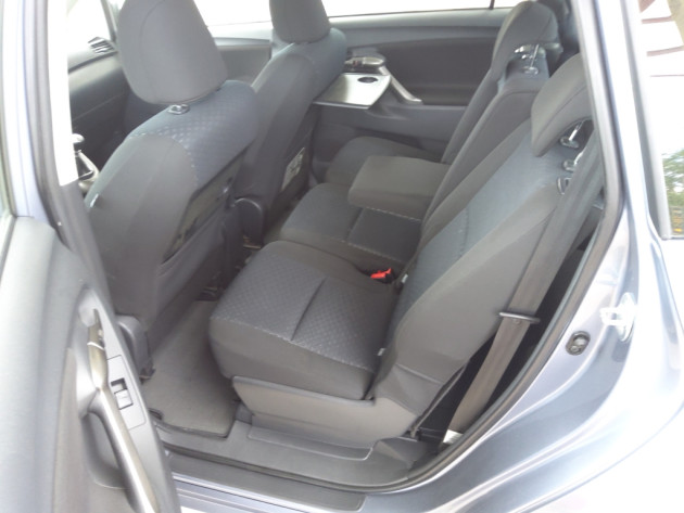 Toyota Verso 2.0 D4D 93kW 7vietas 12.10` - attēls 18