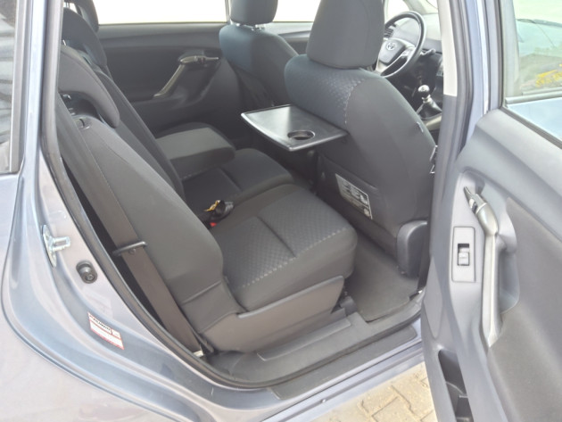 Toyota Verso 2.0 D4D 93kW 7vietas 12.10` - attēls 16