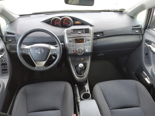Toyota Verso 2.0 D4D 93kW 7vietas 12.10` - attēls 11