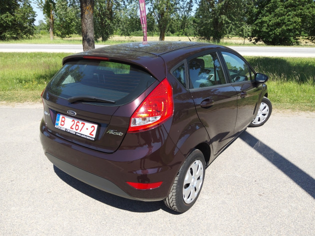Ford Fiesta1.6TDCi 70kW Titanium 11.10' - attēls 2
