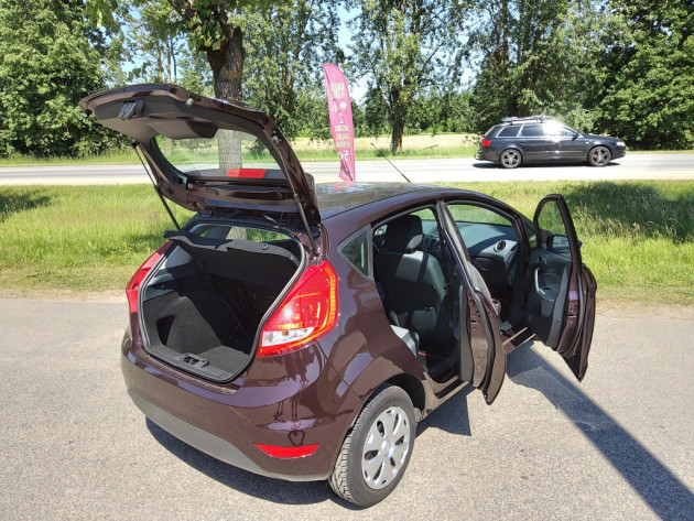 Ford Fiesta1.6TDCi 70kW Titanium 11.10' - attēls 9