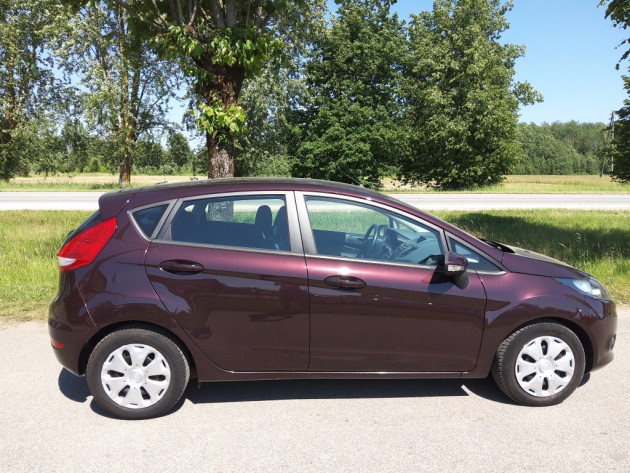 Ford Fiesta1.6TDCi 70kW Titanium 11.10' - attēls 8