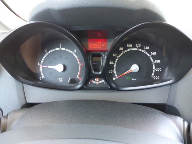 Ford Fiesta1.6TDCi 70kW Titanium 11.10' - attēls 19