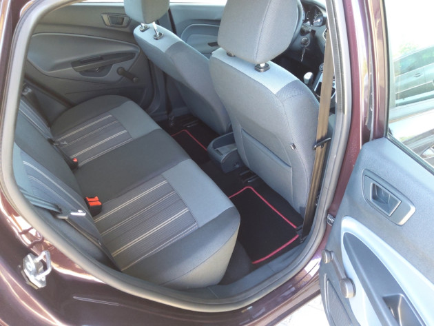 Ford Fiesta1.6TDCi 70kW Titanium 11.10' - attēls 17