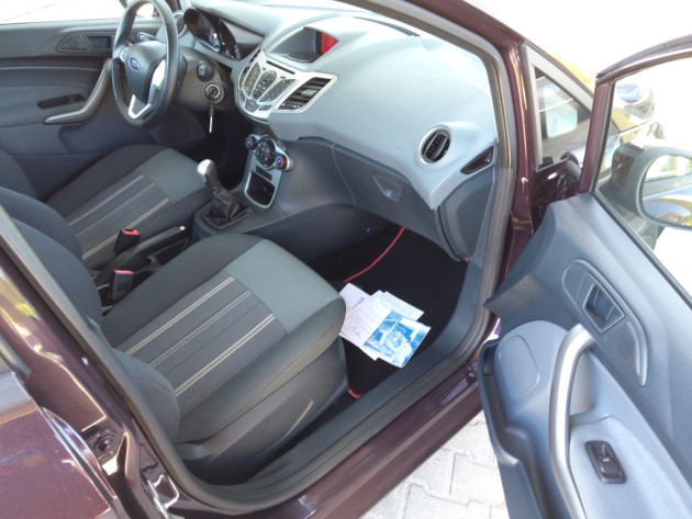 Ford Fiesta1.6TDCi 70kW Titanium 11.10' - attēls 15