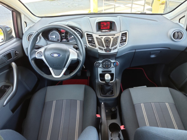 Ford Fiesta1.6TDCi 70kW Titanium 11.10' - attēls 12