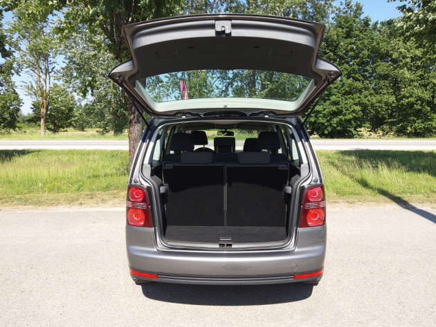 VW Touran 1.9TDi 77kW HIGHLINE 06.07` - attēls 20