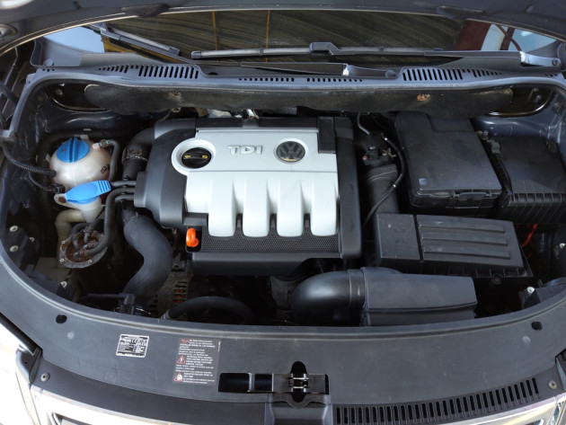 VW Touran 1.9TDi 77kW HIGHLINE 06.07` - attēls 21