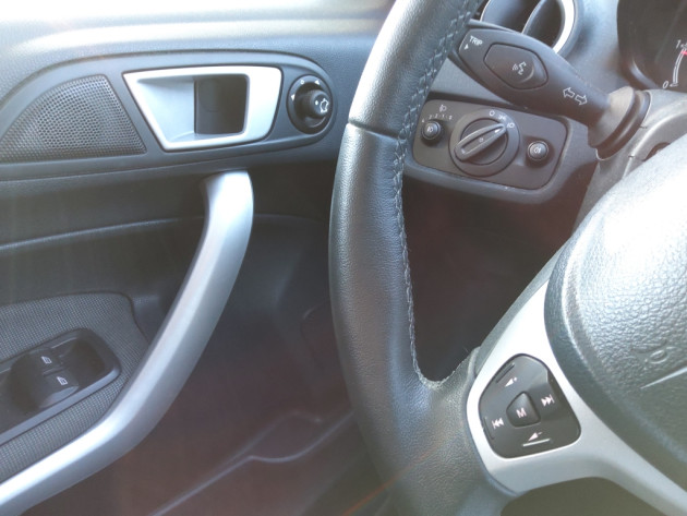 Ford Fiesta Titanium 1.6TDCi 70kW 07.12` - attēls 11