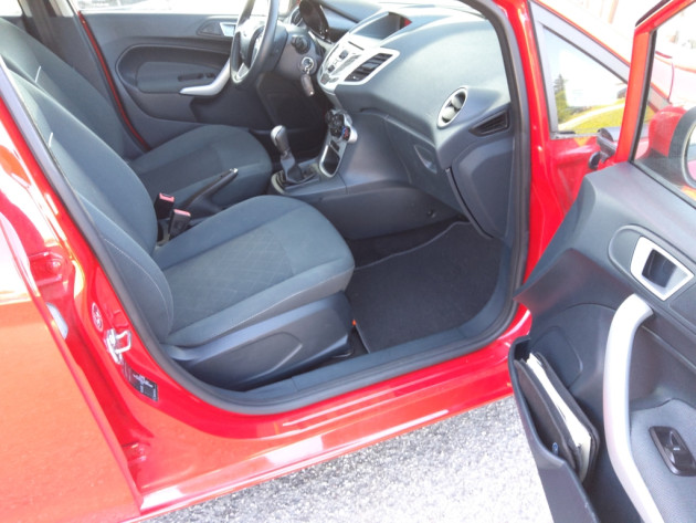 Ford Fiesta Titanium 1.6TDCi 70kW 07.12` - attēls 17