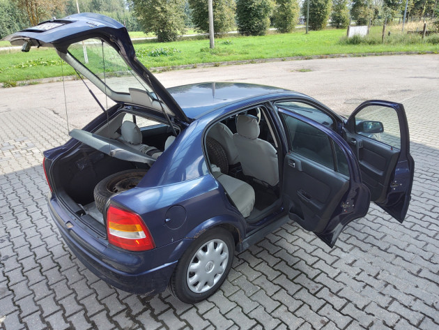 Opel Astra 5 durv, 1.6i,55kW 10.98' - attēls 9