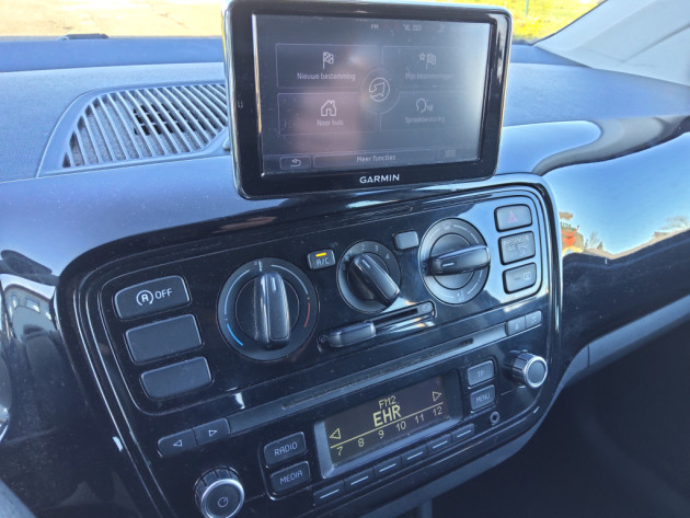VW UP ! 1.0i 44kW Move up!  07`15g. - attēls 18