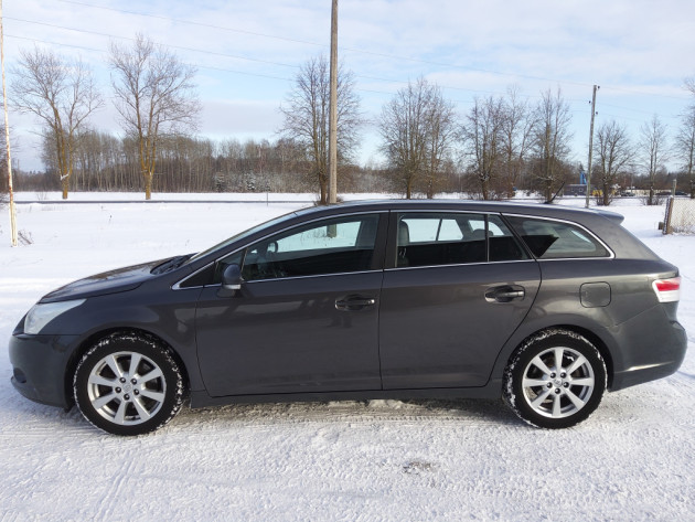 Toyota Avensis 2.2D4D 110kW 10.10` - attēls 8