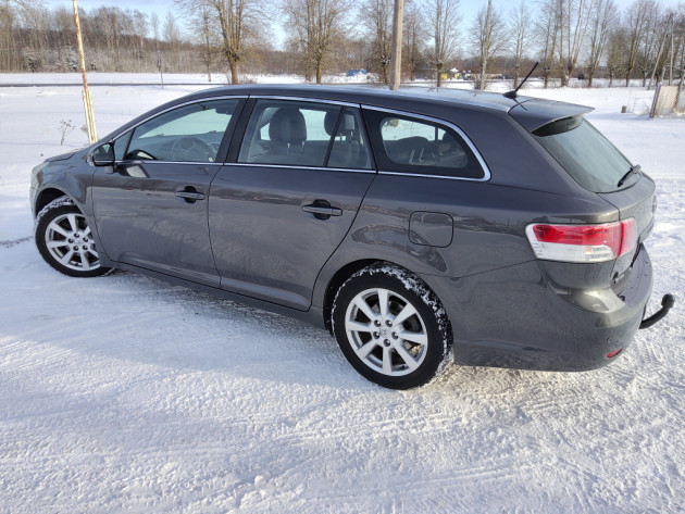 Toyota Avensis 2.2D4D 110kW 10.10` - attēls 2