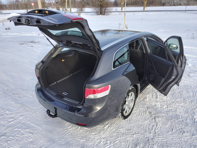 Toyota Avensis 2.2D4D 110kW 10.10` - attēls 11