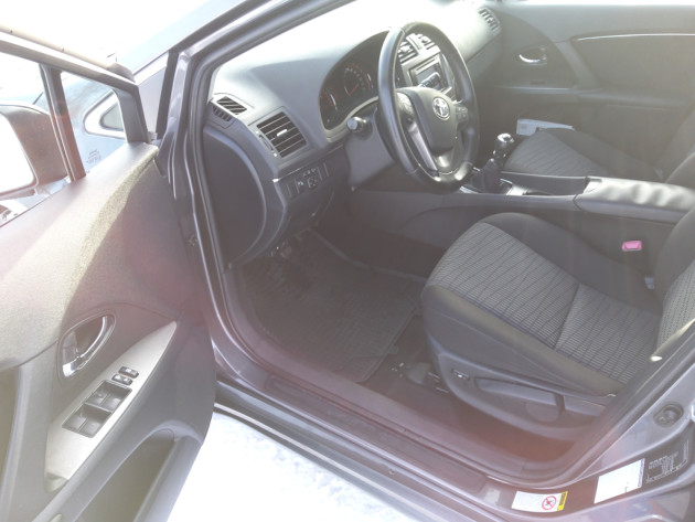 Toyota Avensis 2.2D4D 110kW 10.10` - attēls 12