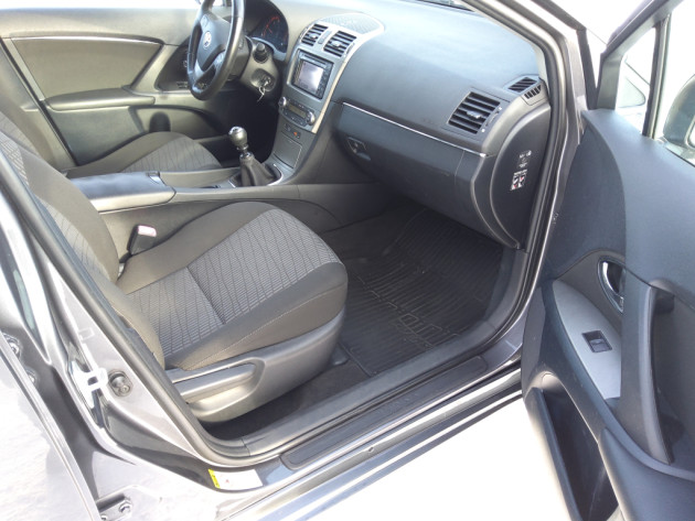Toyota Avensis 2.2D4D 110kW 10.10` - attēls 25