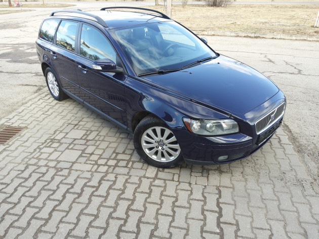 Volvo V50 2.4D5 132kW automatic 03.07` - attēls 1