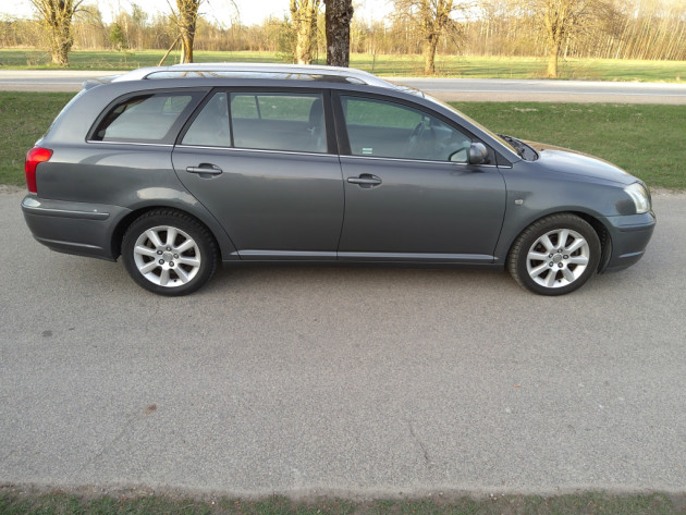Toyota Avensis 2.2D-4D110kw Executive 09.06` - attēls 6