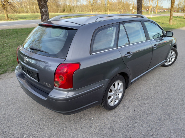 Toyota Avensis 2.2D-4D110kw Executive 09.06` - attēls 2